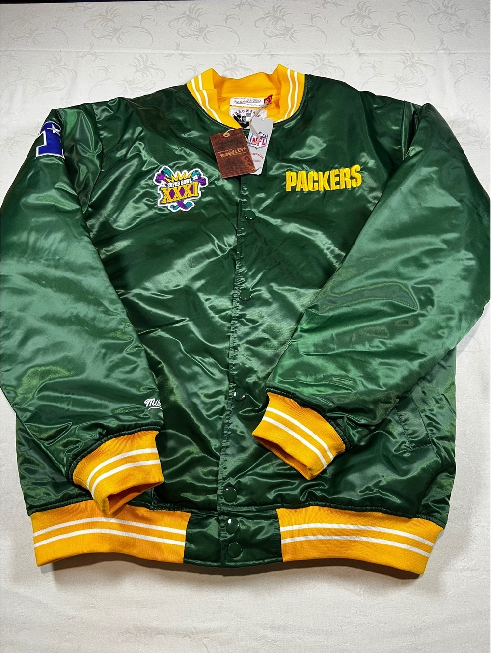 NEW Mitchell & Ness NFL Throwback Green Bay Packers XL Tall Bomber Satin Jacket
